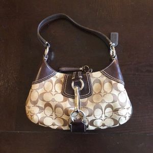 Couch small handbag E06K-10233